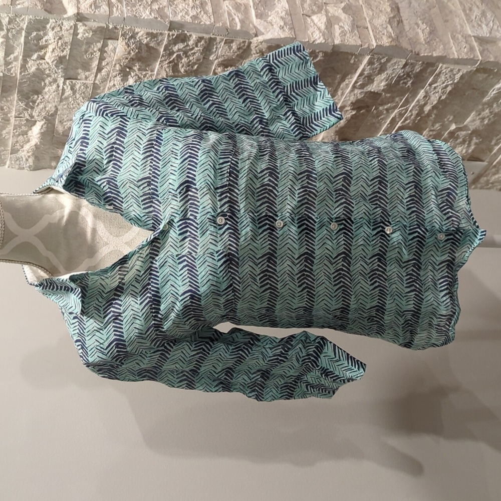 Weekend Maxmara button up Blue tones in abstract chevron print